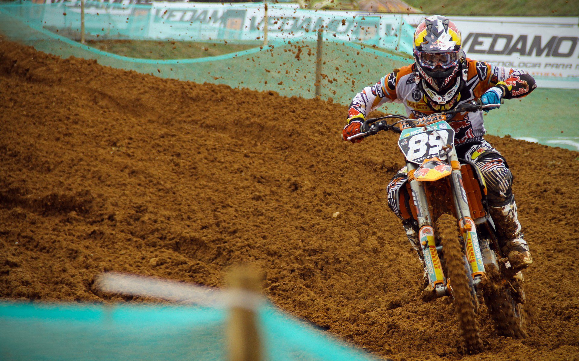 “最后一击定乾坤——全场焦点瞬间，燃爆全场”，最后一击歌词