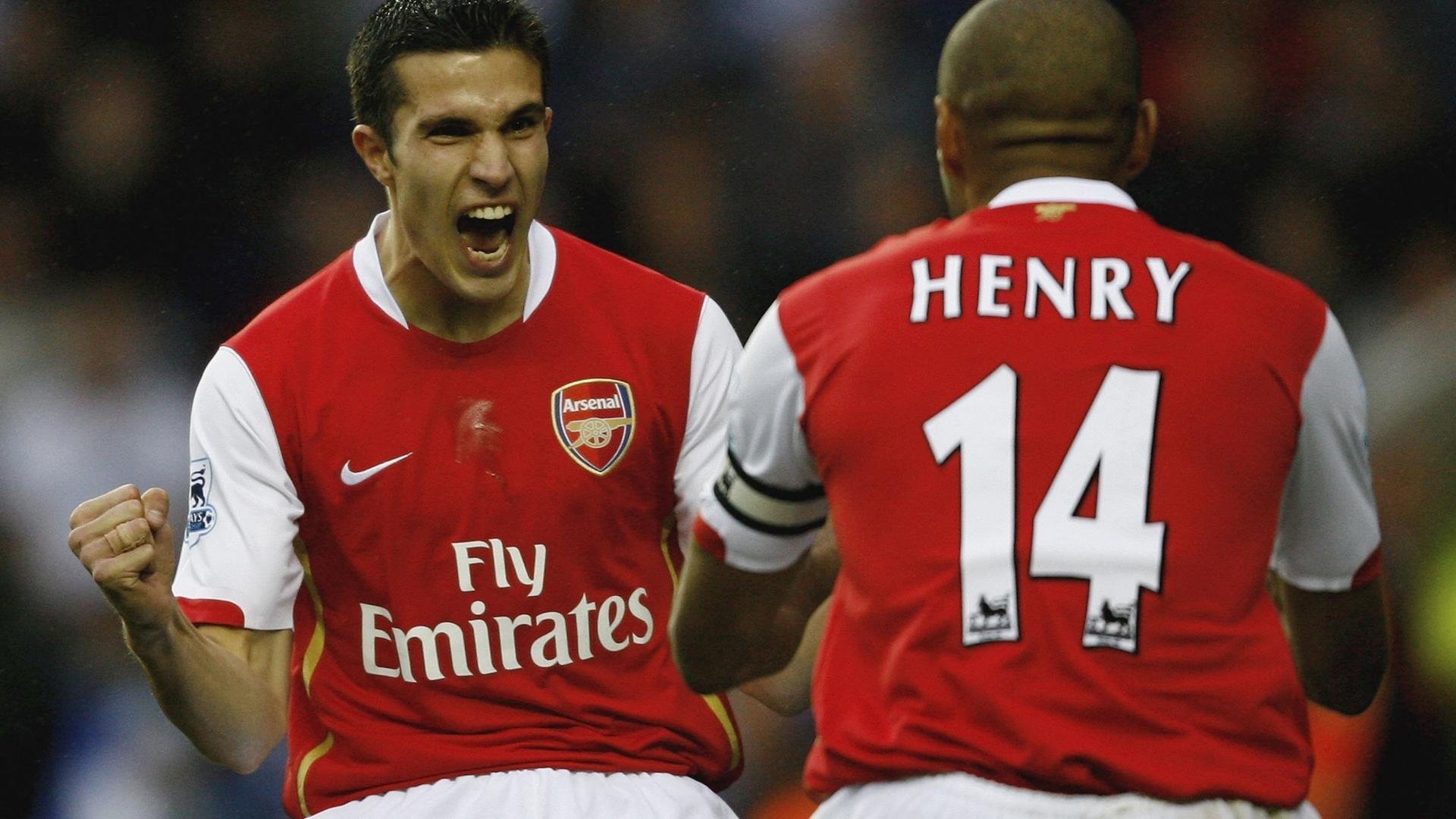 “法甲赛场竞争激烈，豪门争夺宝座”，法甲豪门球队